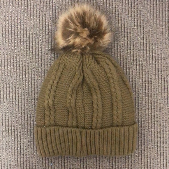 Cable Knit Winter Hat - Picture 2 of 3